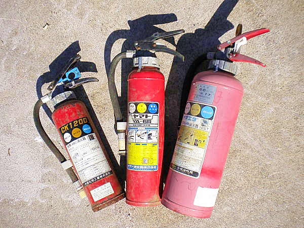古くなった消火器ってどうしたらいいでしょうか？ | 解体工事なら安心 